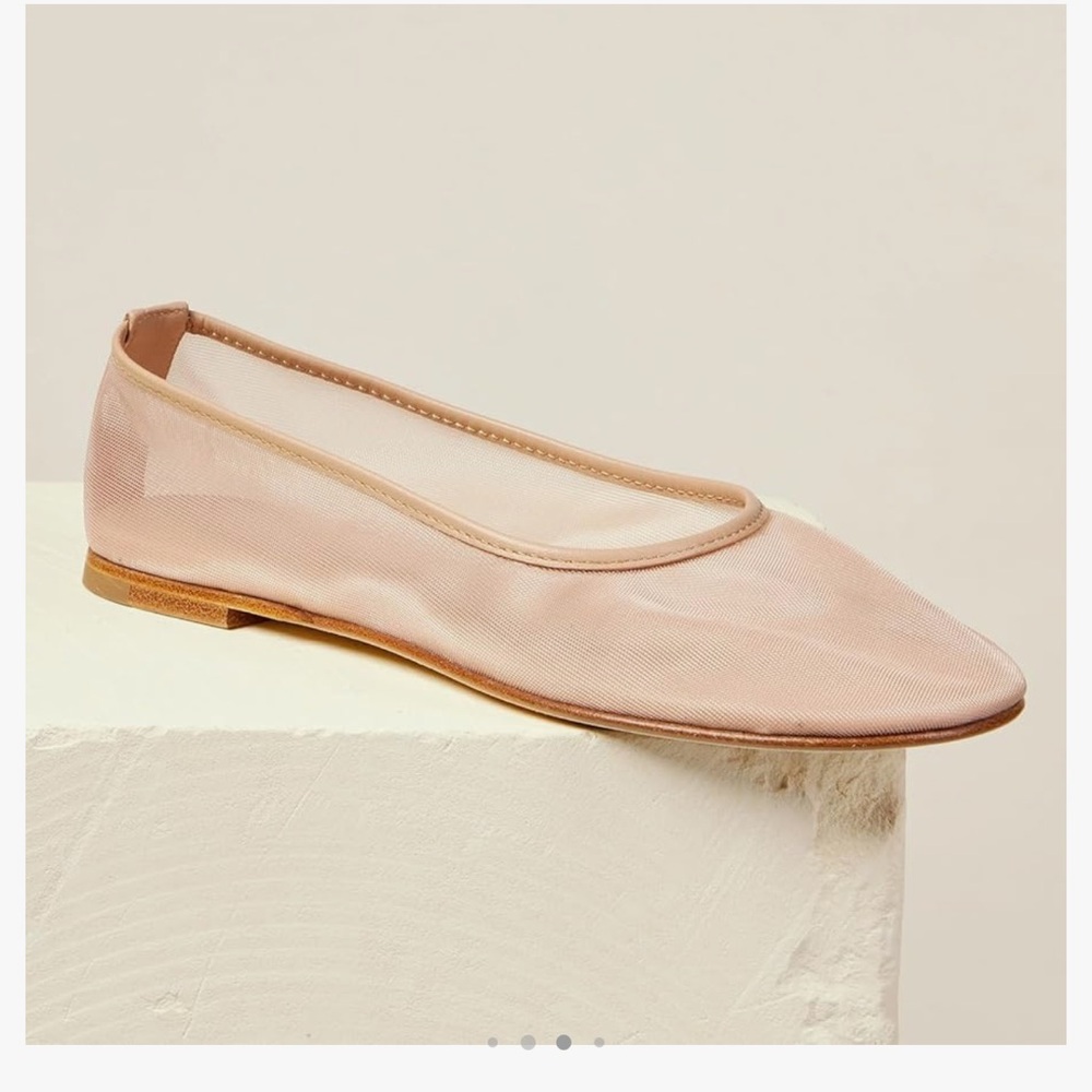Nude mesh flats